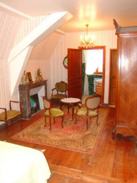 Chateau De La Court D'Aron Saint-Cyr-en-Talmondais Pokoj fotografie