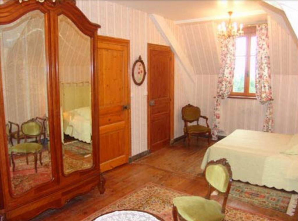 Chateau De La Court D'Aron Saint-Cyr-en-Talmondais Pokoj fotografie